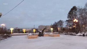 Сквер около жд вокзала. Южно-Сахалинск. 25 декабря.mp4