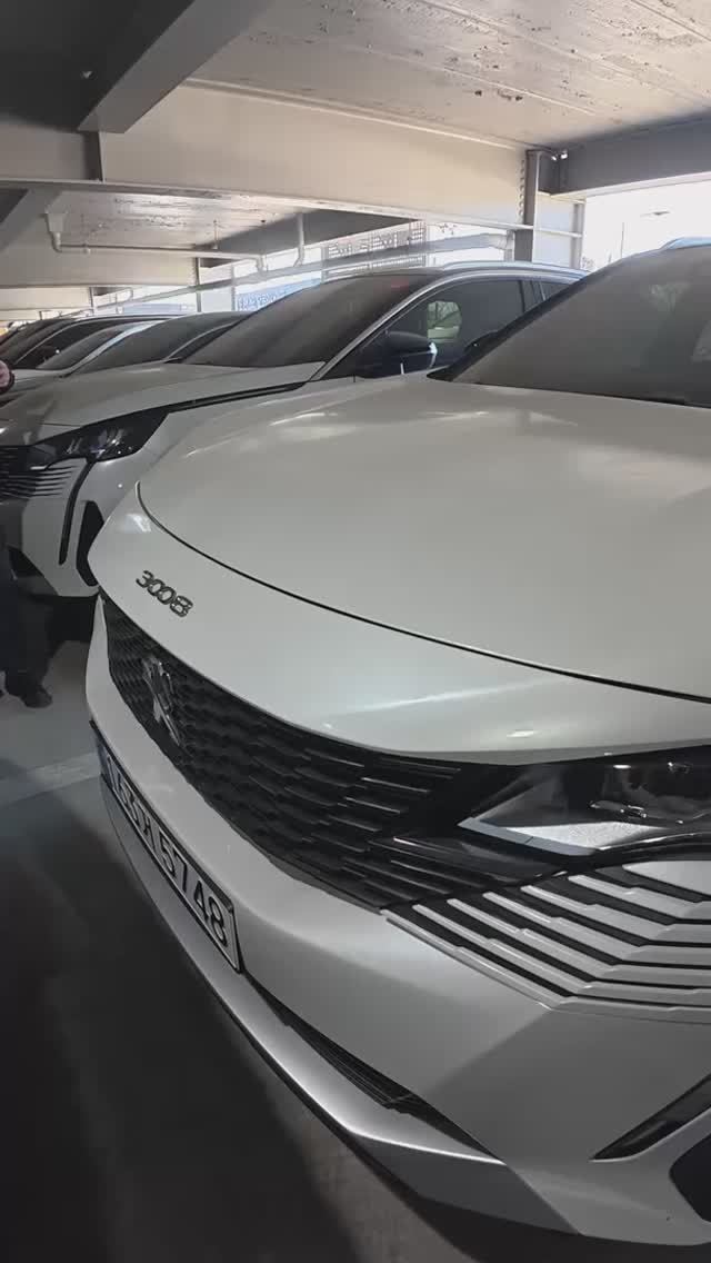 Peugeot 3008, на него оборачиваются  чаще, чем на некоторые «премиум»-бренды смотреть онлайн