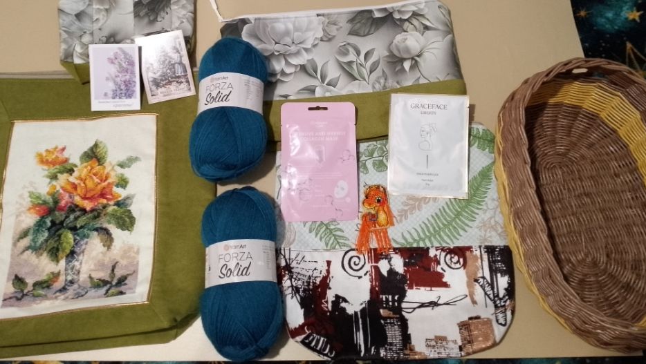 Получила подарок от своей любимки Олечки Яперовой. К Новому году и Дню Рождения. смотреть онлайн