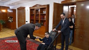 Мэр Махачкалы исполнил мечту 10-летнего Рамазана