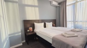 Обзор Апартаментов с балконом в отеле Ламонт с уютными номерами, чудесной SPA-зоной, кафе и лобби