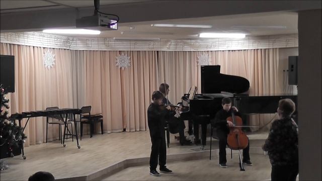 Рождество в кругу семьи-2025. Колыбельная, И. Брамс смотреть онлайн