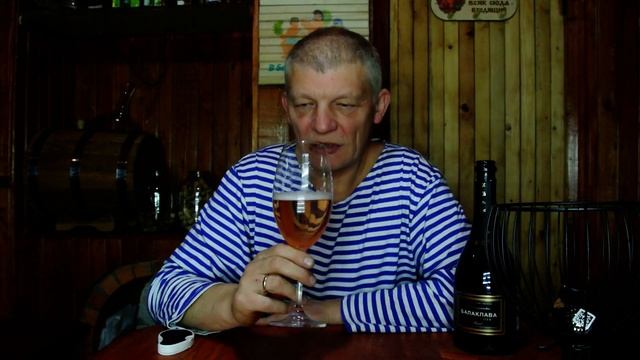 Обзор игристого  вина "Балаклава" Брют Розе Резерв за 45 смотреть онлайн