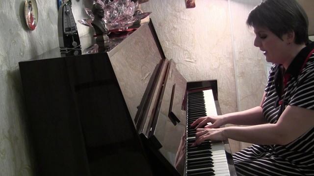 "Не отрекаются любя" поет Мария Зуева