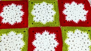 СНЕЖИНКА В КВАДРАТЕ КРЮЧКОМ//ВЯЖЕТСЯ ОЧЕНЬ ПРОСТО