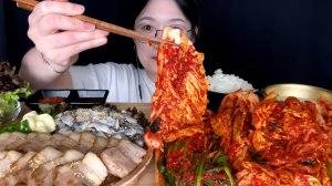 🔥🍲 Мукбанг и Mukbang : КИМЧИ, БОССАМ, СВЕЖИЕ УСТРИЦЫ И МАКГЕОЛЛИ! 🥬🍖🦪