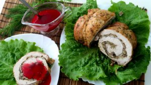 Мясной рулет с грибами на праздничный стол
