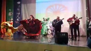 НАНЭ ЦОХА ! ПОЮТ ПЕТР И САША  ОГЛЫ !  ЦЫГАНСКИЙ ТЕАТР " ТЭРНЭ РОМА "