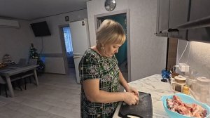 По морозу пришли гости