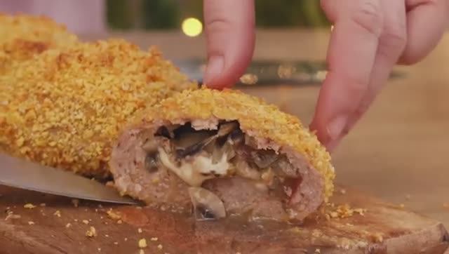 Вкусно! Вы такого еще не пробовали! Идеальный вариант для ужина. Сочный фарш с грибной начинкой. смотреть онлайн