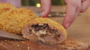 Вкусно! Вы такого еще не пробовали! Идеальный вариант для ужина. Сочный фарш с грибной начинкой.