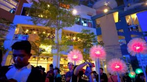 Вот такое Рождество на Филиппинах! Иствуд-Сити сияет огнями 🎄✨