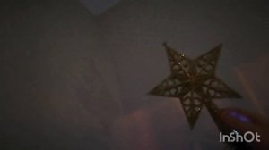 Ставлю на ёлку самое главное звезда