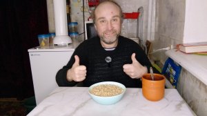 быстрый ужин с Рыжулей. очень сильно хочу спать. мукбанг. обжор. еда на камеру. диета. шизофрения.