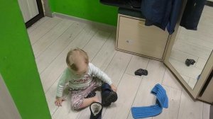 одевается Валерка..mp4