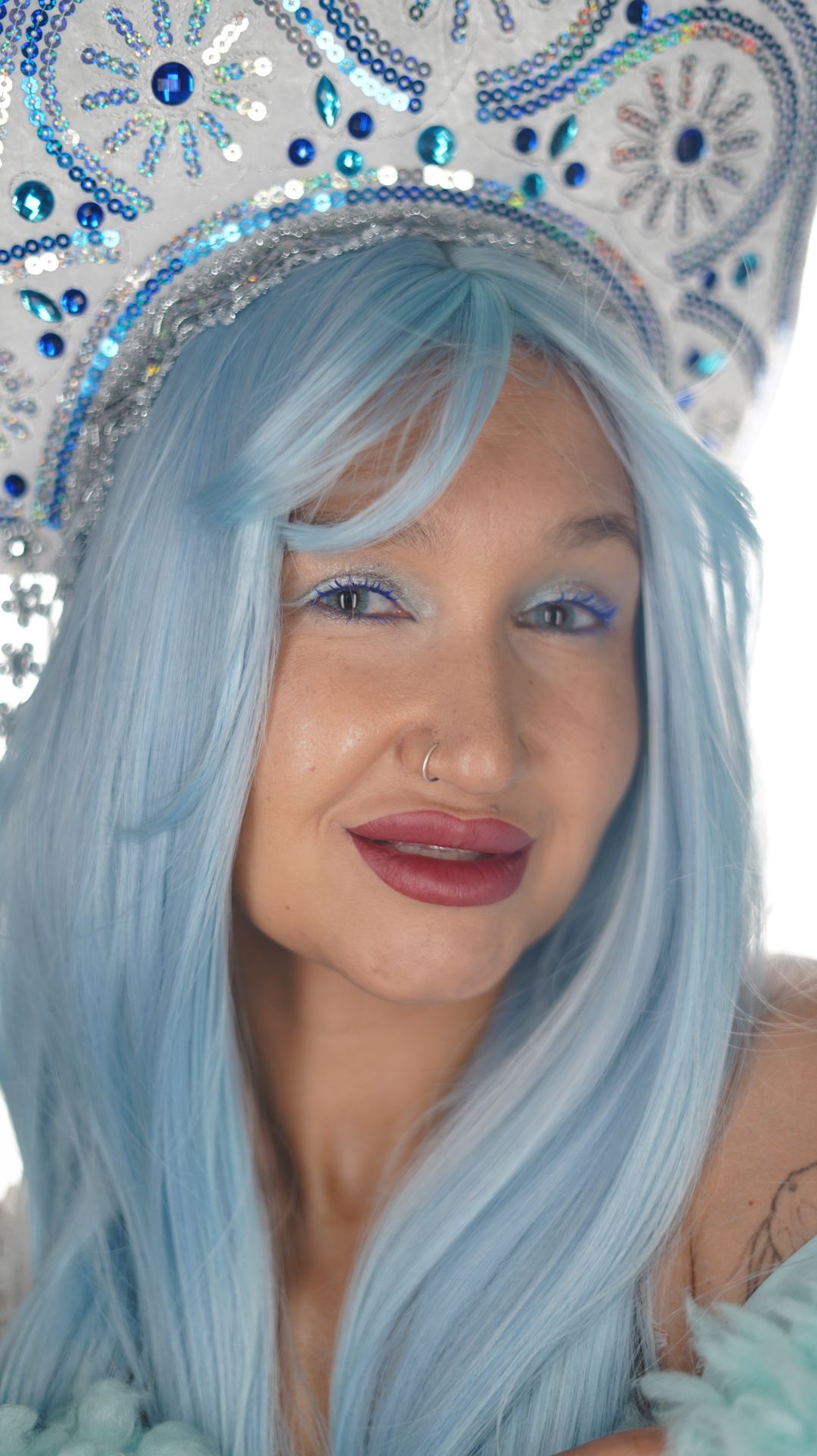 Перманентный макияж губ, сразу после процедуры.