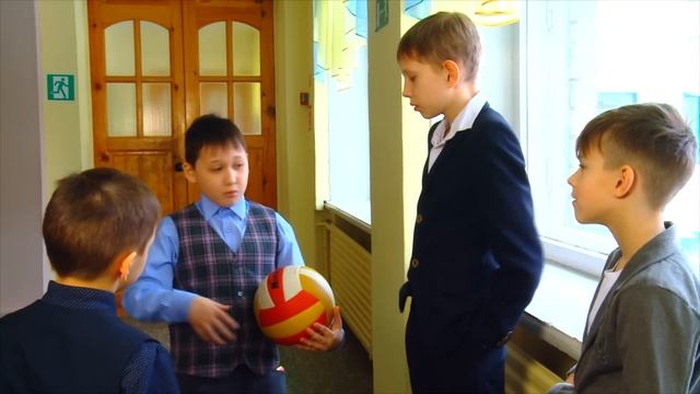 РОМА ПОСПОРИЛ, ЧТО ЛУЧШЕ БРЕЙК ДАНС ИЛИ.... смотреть онлайн