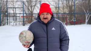 "Мы вышли из трущоб": как живет спортивная легенда Барнаула Акыл Елубаев