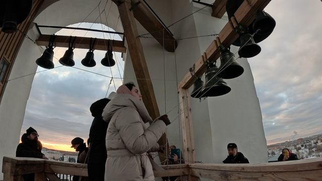 Колокольный звон, А.Слепцова, С.Грибанов. Колокольня Троицкого собора Псковского кремля, 9.01.2025 смотреть онлайн