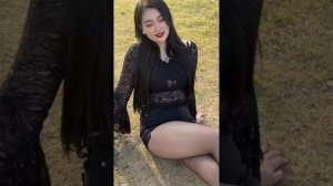 Принцесса — неподвластная времени красавица в нейлоне и на каблуках |