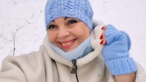 А СНЕГ ИДЁТ,  А СНЕГ ХРУСТИТ...