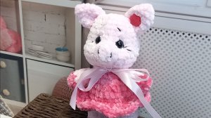 26.12.25 Итоги в  марафоне  "Вязание-это серьезно" 51 неделя . Свинка в платье.