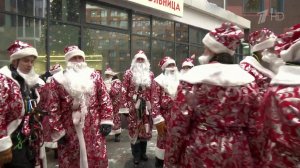 Детям в Морозовской больнице новогоднее настроение создавал десант Дедов Морозов.