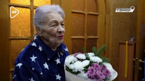 Алексей Муратов поздравил ветерана с Новым годом