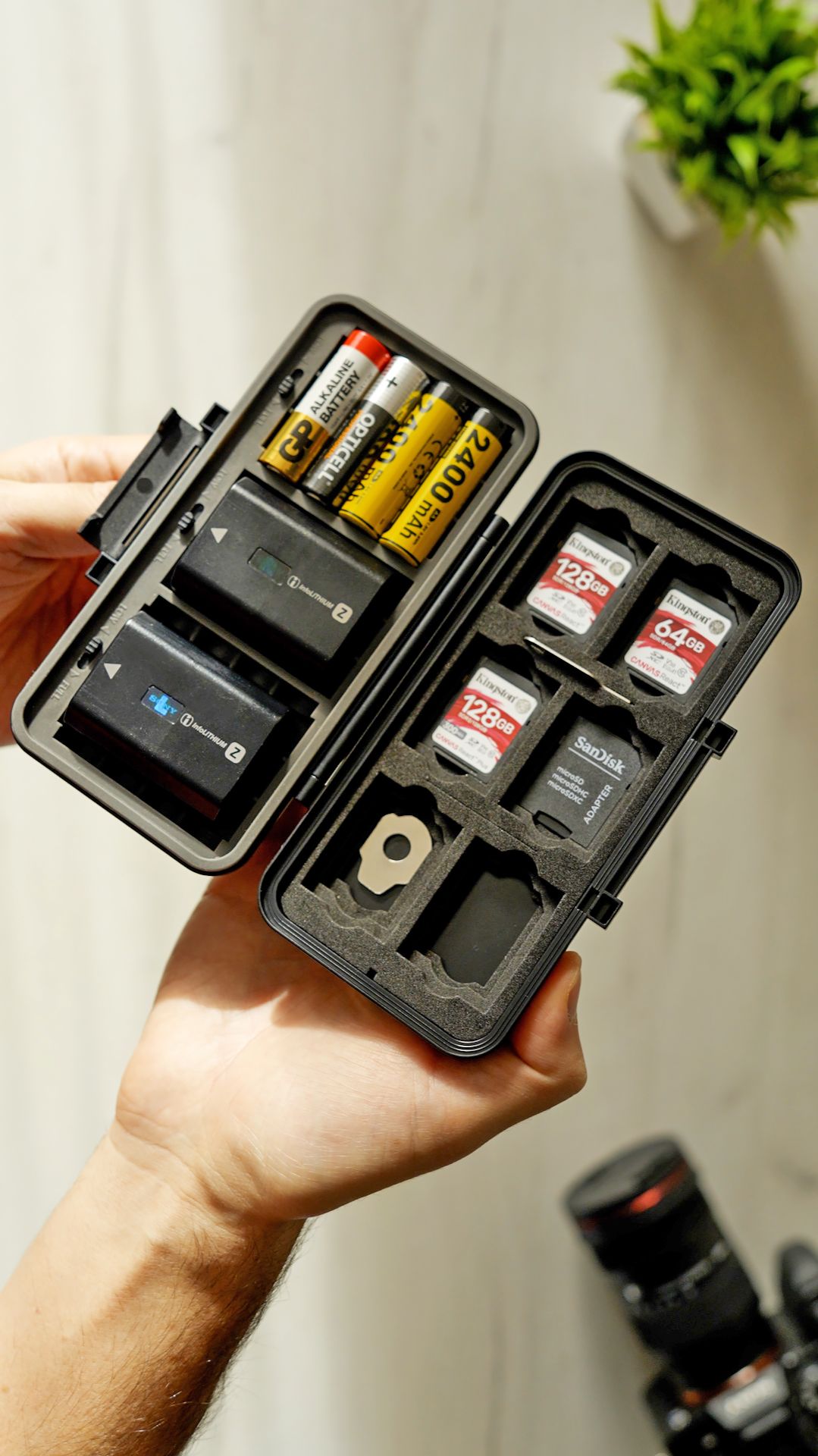 Защитный кейс JBC-K3 аккумуляторов Sony NP-FZ100, батареек AA и карт памяти SD CFexpress A и B JJC смотреть онлайн