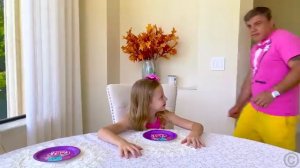 Настя пишет письмо Деду Морозу