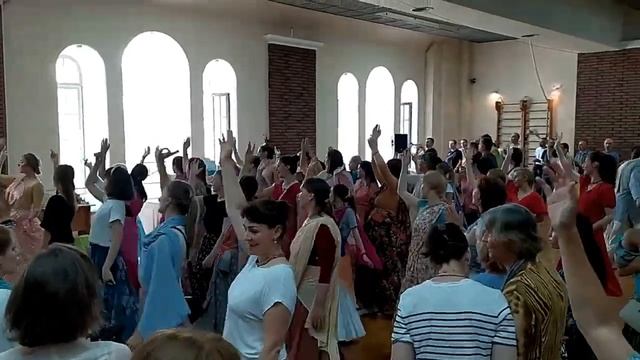 06 08 23  Гаура арати на Лесном