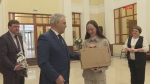 Владимир Чибиркин дарит подарки перед Новым Годом