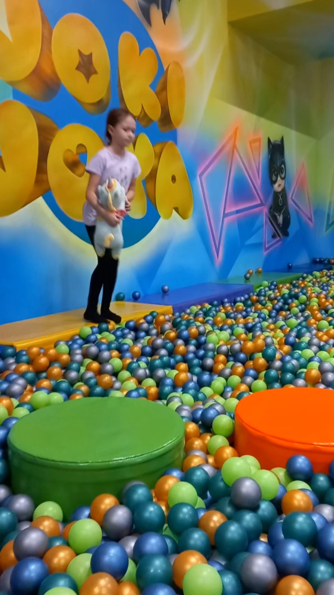 Песня единорога - игровая площадка для детей Joki Joya смотреть онлайн