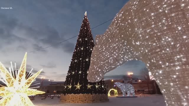 Новогодняя ёлка на площади Ленина в Южно-Сахалинске.mp4