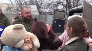 Бойцы "Южной" группировки поздравляют семьи сослуживцев.