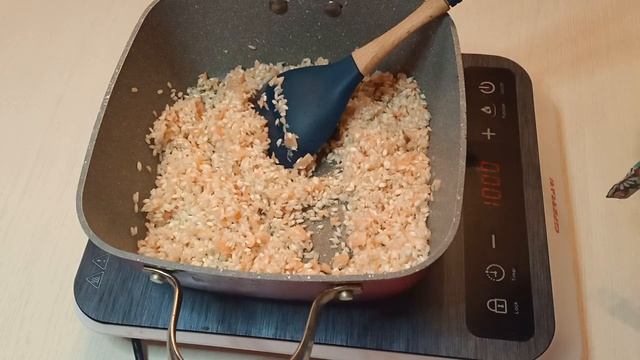 Рис с копченным лососем и водкой. Мой рецепт-выручалоч смотреть онлайн