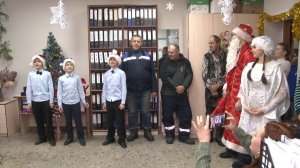 Активисты «Движения Первых» поздравили работников компании "Спецобслуживание плюс"