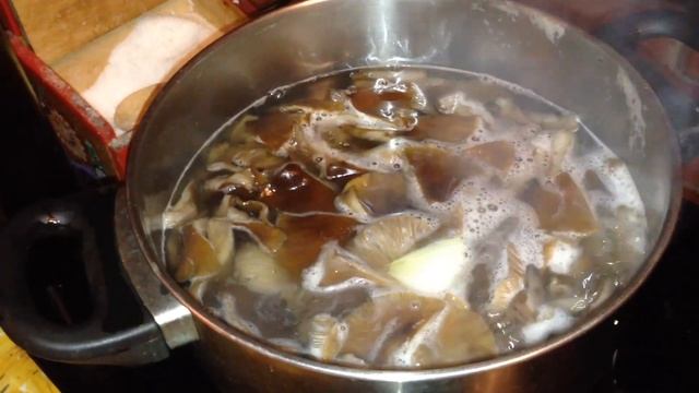 Соленые грибы. Простой рецепт смотреть онлайн