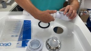 Установка сифона ДХ-902 (ДХ-903) на душевой поддон.