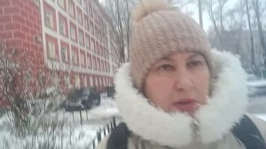 В очередь не стою. Прохожу так..Завалило Снегом нас.