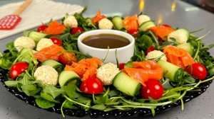 Салат "Из каждого утюга"! Зато вкусный, пусть и готовит каждый второй!