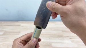 Не выбрасывайте ПВХ-трубу! Из нее можно сделать новую рукоятку для ножа