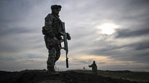 Командир роты Балсак отдал свое оружие и каску раненому товарищу в зоне СВО