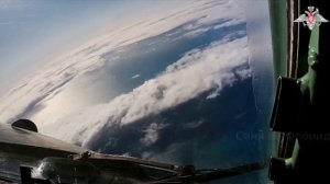 Страшно!

Два Ту-95МС в сопровождении Су-33 пролетели над водами Баренцева и Норвежского моря