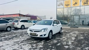 Opel Astra, 2013 год