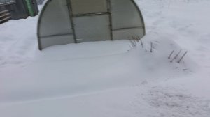 До обеда на улице украшала снеговиков.