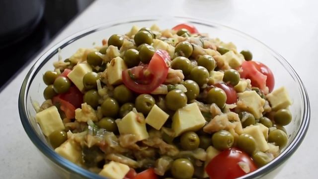 Оливье с помидорами. Рецепт внутри. смотреть онлайн