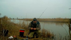 ВЕРНУЛСЯ НА РЕЧКУ ГДЕ КАРАСЕЙ ТЬМА! ЗИМНИЙ ЖОР КРУПНОГО КАРАСЯ!