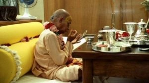 Лекция Шрилы Прабхупады 26.12.1975, Сананд, Индия. БГ 16.7. Суры и асуры.