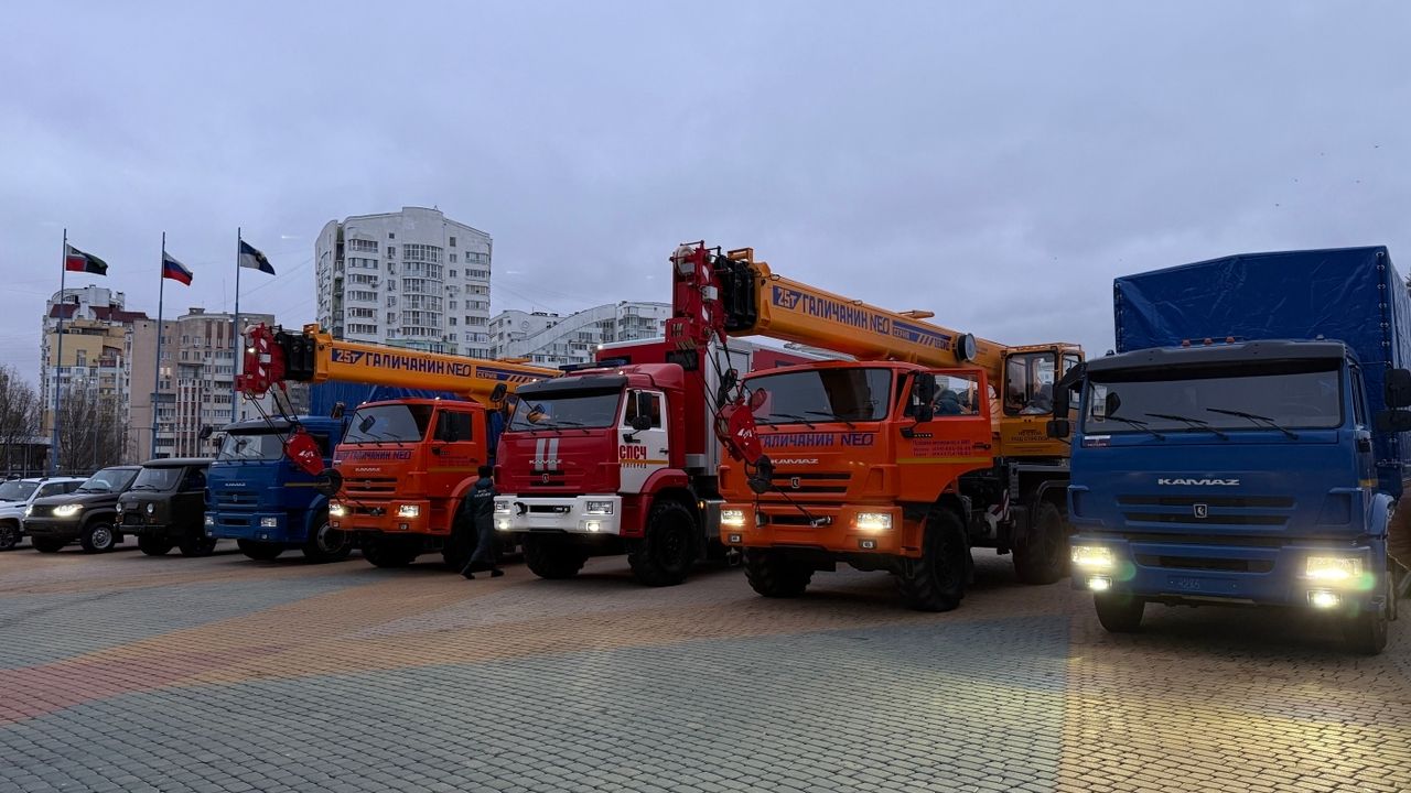 На вооружение белгородских пожарных и спасателей поступили 15 новых специализированных автомобилей смотреть онлайн